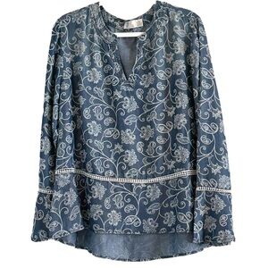 ☘️ 3/$17 Time and Tru Paisley Blue Blouse XXL